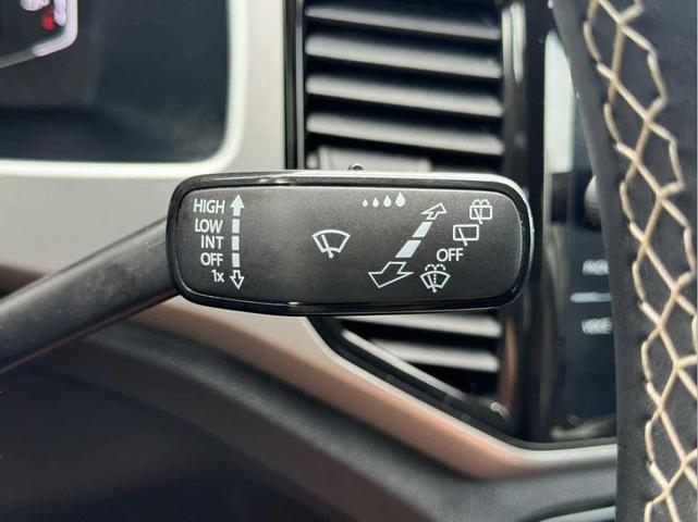 Photo of 2023 Platinum Gray Metallic Volkswagen Atlas Cross Sport