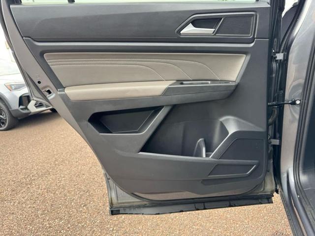 Photo of 2023 Platinum Gray Metallic Volkswagen Atlas Cross Sport