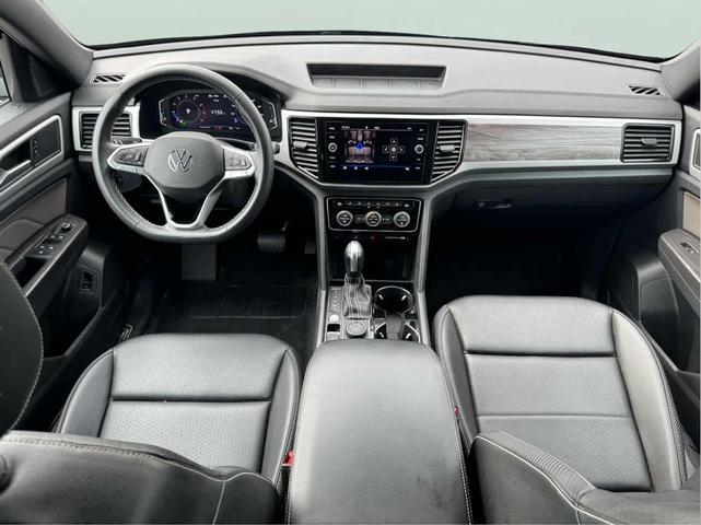 Photo of 2023 Platinum Gray Metallic Volkswagen Atlas Cross Sport