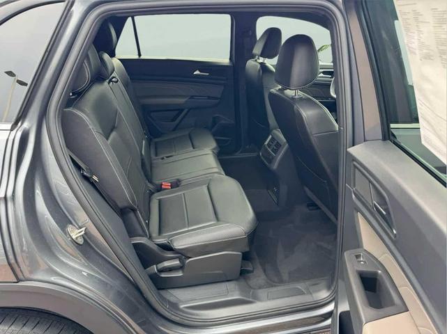 Photo of 2023 Platinum Gray Metallic Volkswagen Atlas Cross Sport