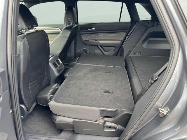 Photo of 2023 Platinum Gray Metallic Volkswagen Atlas Cross Sport