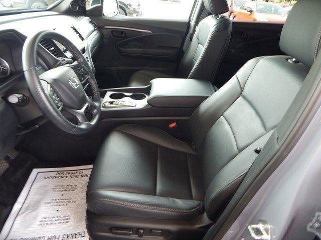Photo of 2024 Sonic Gray Pearl Honda Passport