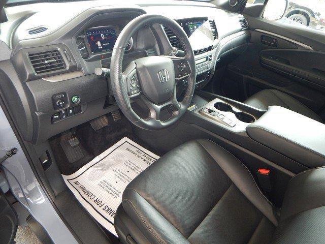Photo of 2024 Sonic Gray Pearl Honda Passport