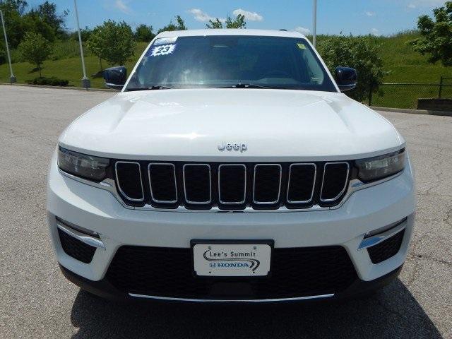 Photo of 2023 Bright White Clearcoat Jeep Grand Cherokee