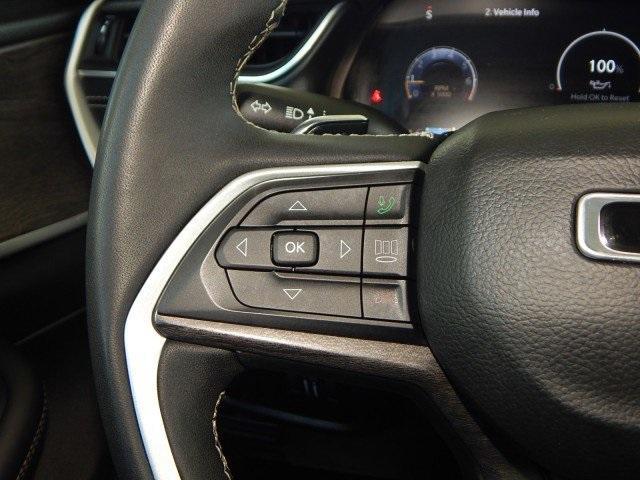 Photo of 2023 Bright White Clearcoat Jeep Grand Cherokee