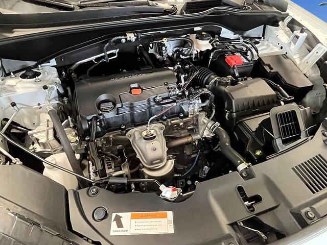 Photo of 2026 Platinum White Pearl Honda HR-V