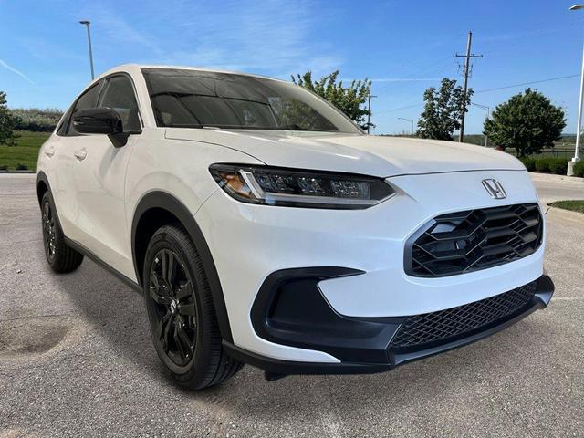 Photo of 2026 Platinum White Pearl Honda HR-V