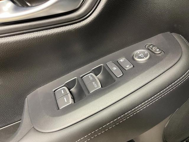 Photo of 2026 Urban Gray Pearl Honda HR-V