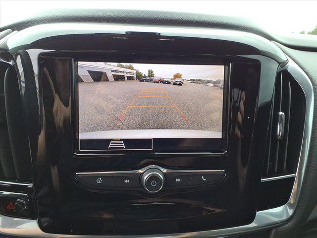 Photo of 2020 Silver Ice Metallic Chevrolet Traverse
