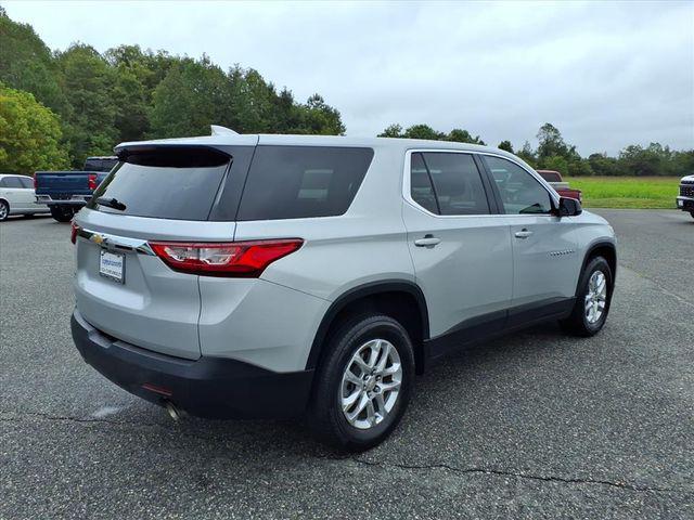 Photo of 2020 Silver Ice Metallic Chevrolet Traverse