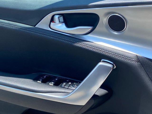 Photo of 2022 Ceramic Silver Kia Stinger
