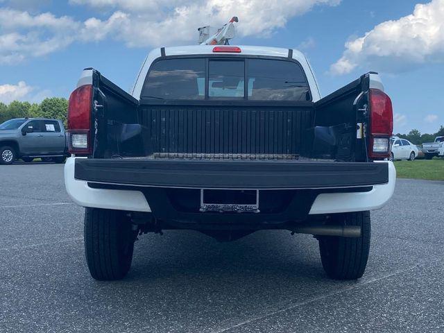 Photo of 2021 Super White Toyota Tacoma