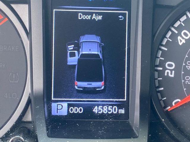 Photo of 2021 Super White Toyota Tacoma