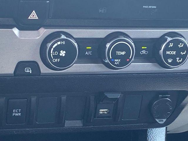 Photo of 2021 Super White Toyota Tacoma