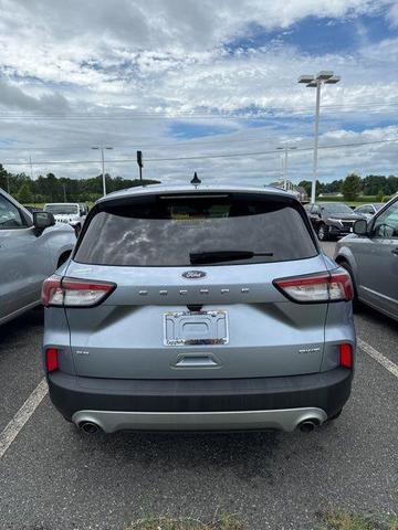 Photo of 2022 Blue Silver Metallic Ford Escape