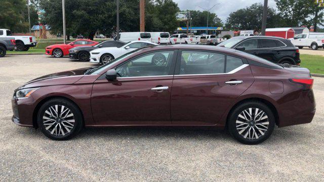 Photo of 2024 Garnet Pearl Metallic Nissan Altima
