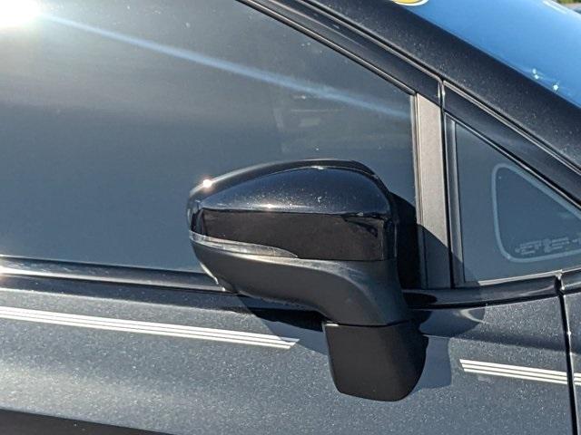 Photo of 2023 Brilliant Black Crystal Pearlcoat Chrysler Pacifica