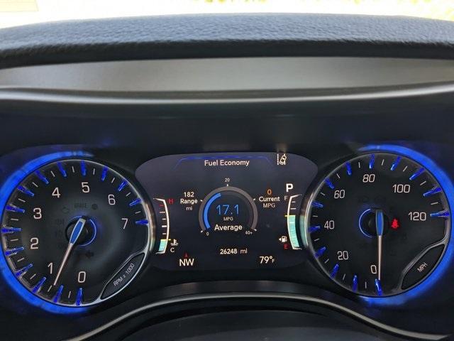 Photo of 2023 Brilliant Black Crystal Pearlcoat Chrysler Pacifica
