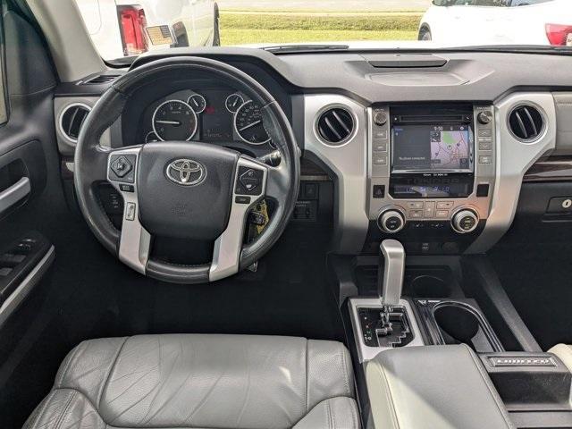 Photo of 2017 Super White Toyota Tundra