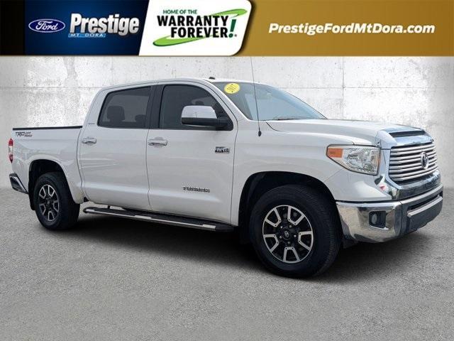 Photo of 2017 Super White Toyota Tundra