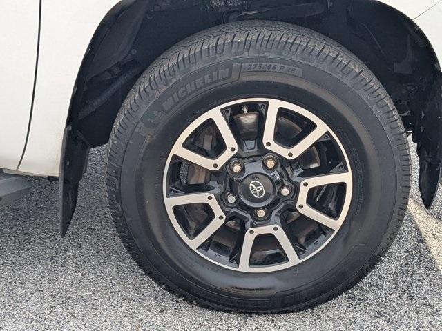 Photo of 2017 Super White Toyota Tundra