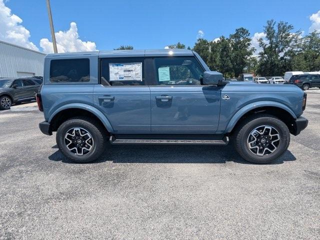 Photo of 2025 Azure Gray Metallic Ford Bronco