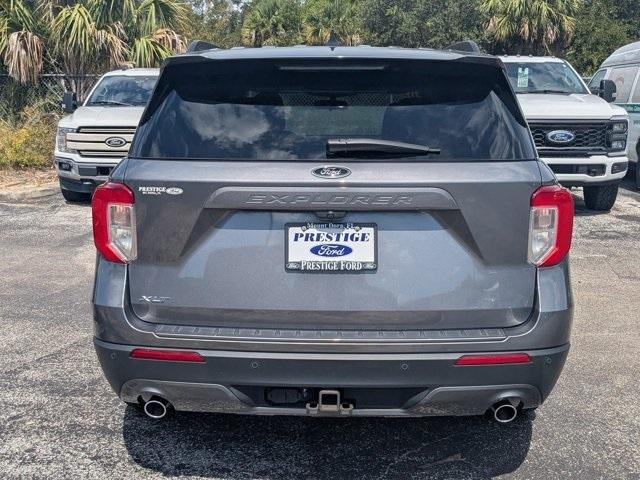 Photo of 2022 Gray Ford Explorer