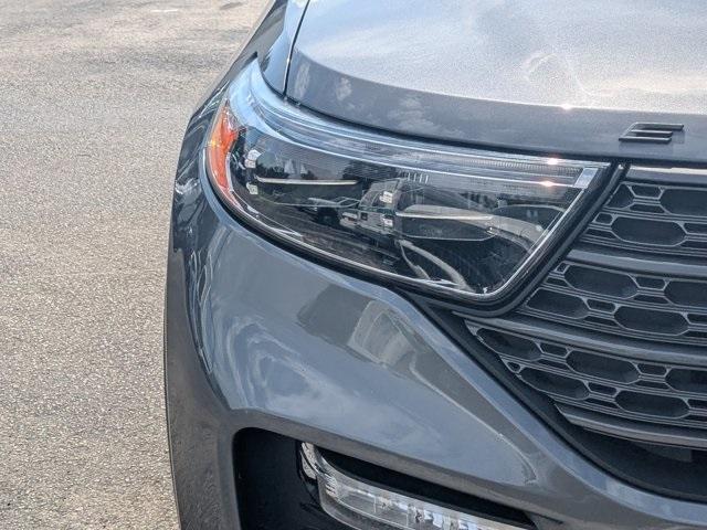Photo of 2022 Gray Ford Explorer