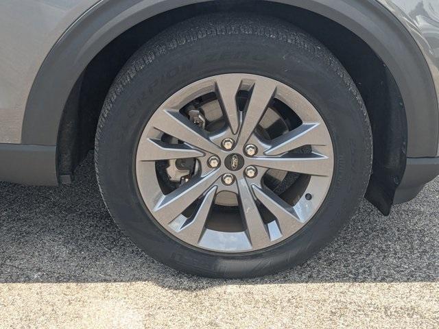 Photo of 2022 Gray Ford Explorer