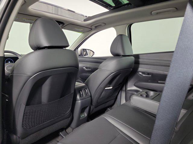 Photo of 2025 Amazon Gray Hyundai TUCSON Hybrid