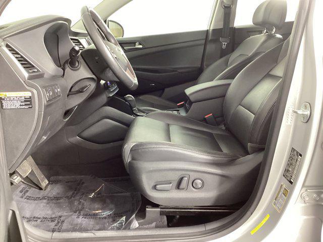 Photo of 2018 Molten Silver Hyundai TUCSON