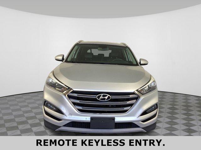 Photo of 2018 Molten Silver Hyundai TUCSON