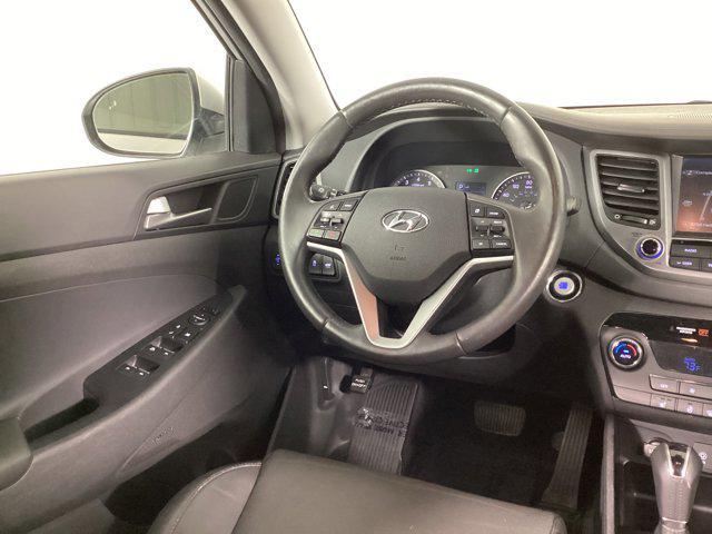 Photo of 2018 Molten Silver Hyundai TUCSON