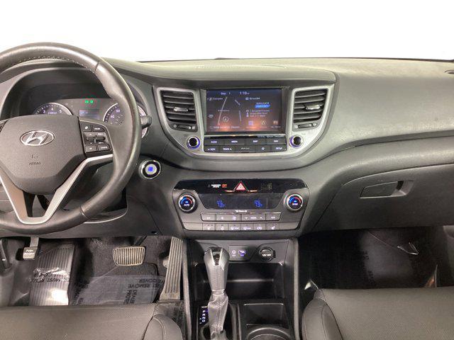 Photo of 2018 Molten Silver Hyundai TUCSON