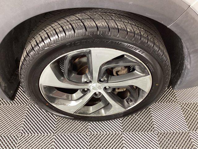 Photo of 2018 Molten Silver Hyundai TUCSON