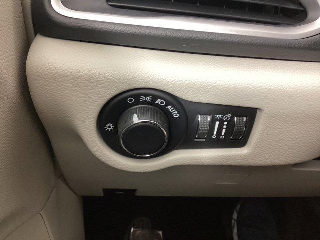 Photo of 2019 Velvet Red Pearlcoat Chrysler Pacifica