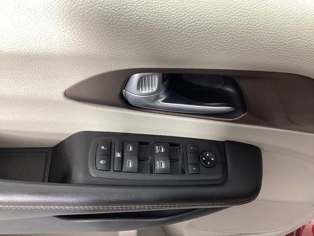 Photo of 2019 Velvet Red Pearlcoat Chrysler Pacifica