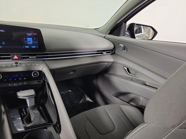 Photo of 2025 Amazon Gray Hyundai ELANTRA HEV