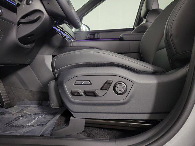 Photo of 2025 Shimmering Silver Hyundai SANTA FE HEV