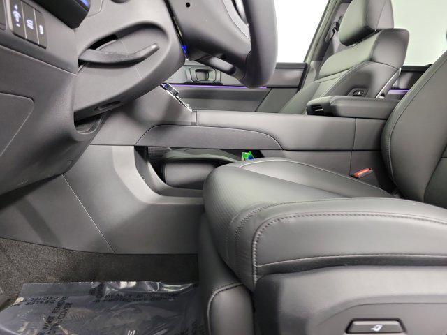 Photo of 2025 Shimmering Silver Hyundai SANTA FE HEV