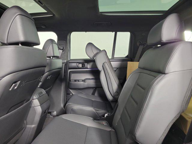 Photo of 2025 Shimmering Silver Hyundai SANTA FE HEV