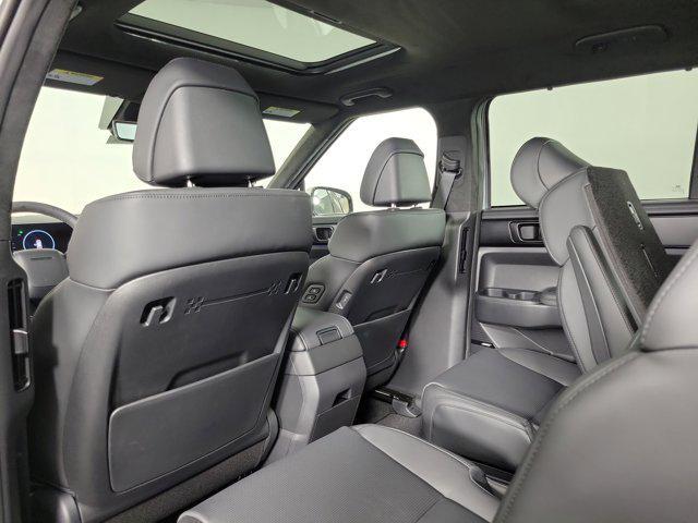 Photo of 2025 Shimmering Silver Hyundai SANTA FE HEV