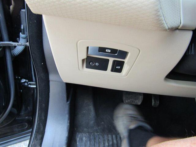 Photo of 2020 Black Land Rover Range Rover Velar