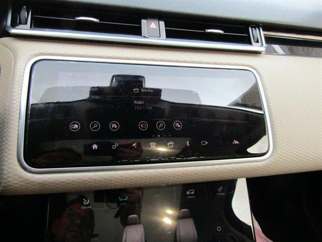 Photo of 2020 Black Land Rover Range Rover Velar