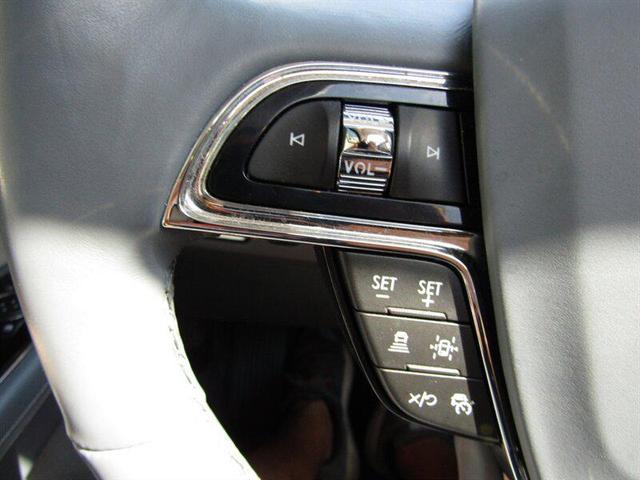 Photo of 2024 Chroma Crystal Blue Metallic Premium Colorant Lincoln Navigator