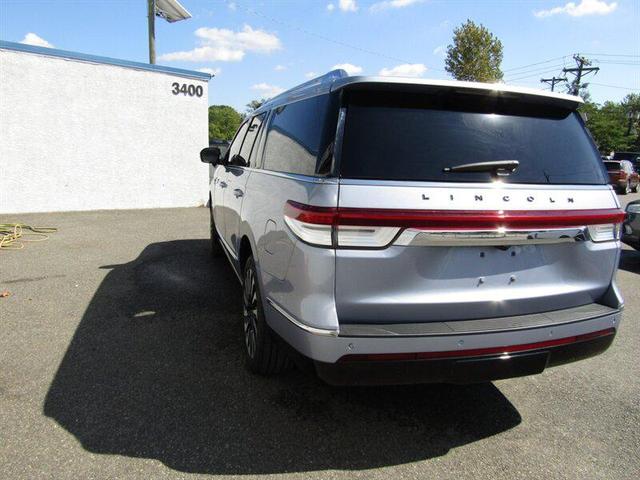 Photo of 2024 Chroma Crystal Blue Metallic Premium Colorant Lincoln Navigator
