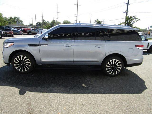 Photo of 2024 Chroma Crystal Blue Metallic Premium Colorant Lincoln Navigator