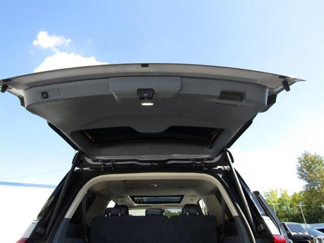 Photo of 2024 Chroma Crystal Blue Metallic Premium Colorant Lincoln Navigator