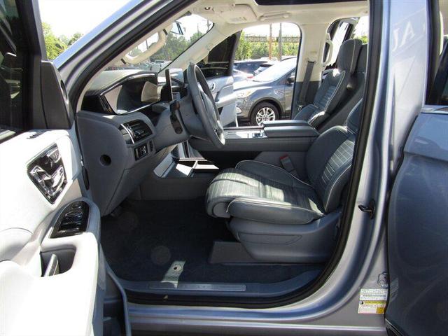 Photo of 2024 Chroma Crystal Blue Metallic Premium Colorant Lincoln Navigator