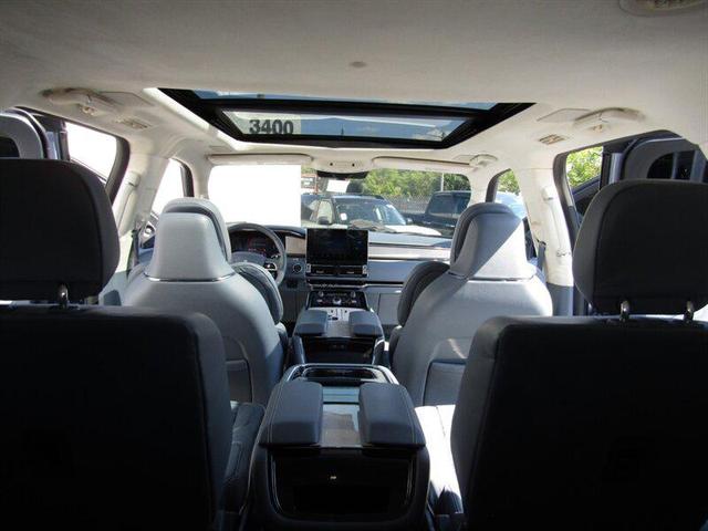 Photo of 2024 Chroma Crystal Blue Metallic Premium Colorant Lincoln Navigator